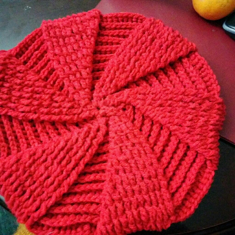 👵👒🎩🧢ALL HATS ON SALE👒 Red star crochet hat